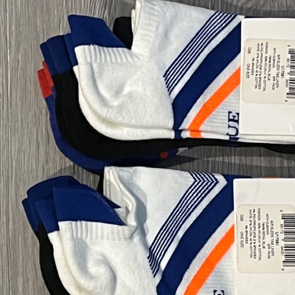 NEW Hue Women's 2- 3 Packs Air Sleek Tab Cushion Socks, Black/White/Blue - Picture 7 of 12